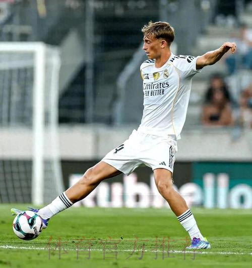 塞尔:皇马已关注怀森两年 但切尔西提供更高薪水 塞尔:皇马已关注怀森两年 但切尔西提供更高薪水